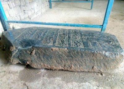 تخریب سنگ قبرهای قدیمی توسط حفاران غیر مجاز در چناران