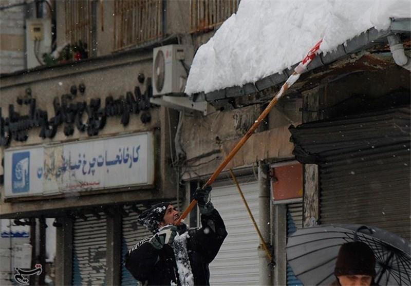خسارت برف به 950 واحد مسکونی نوشهر خسارت برف به 950 واحد مسکونی نوشهر
