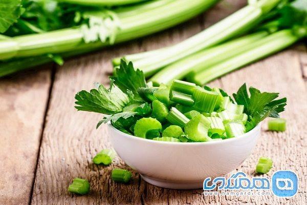این سبزی منبع غنی ویتامین کا است این سبزی منبع غنی ویتامین کا است