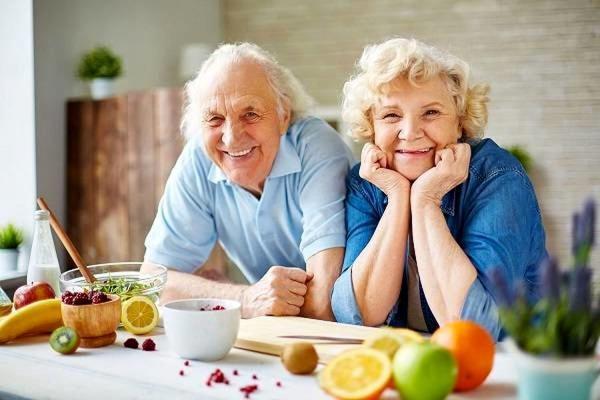 توصیه های مهم تغذیه ای برای بعد از 50 سالگی